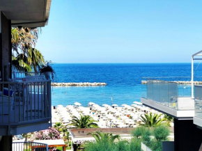 Casa Vacanza Momi prima fila mare